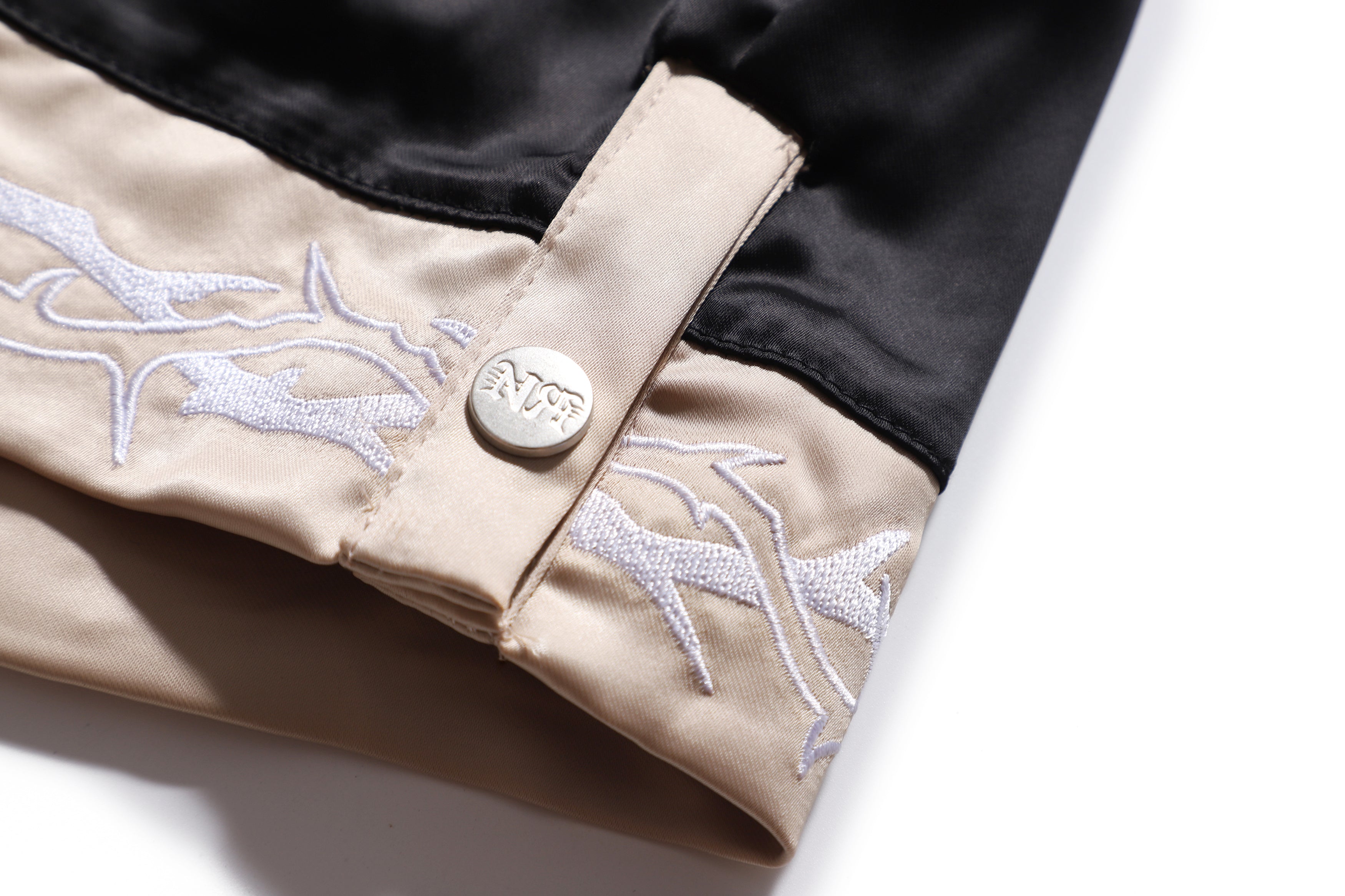 NR BLACK LOGO SHORT